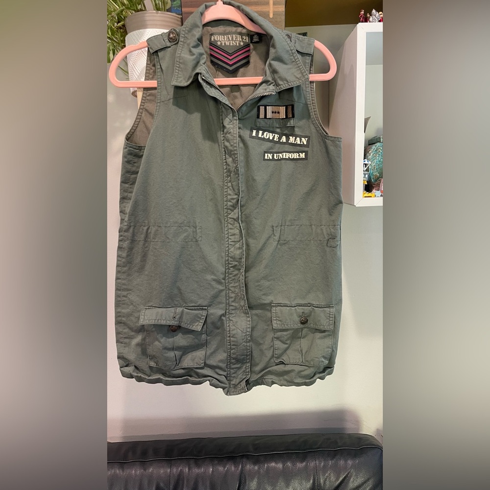 Forever 21 Twist Vest” I‎ LOVE A MAN
IN UNIFORM”